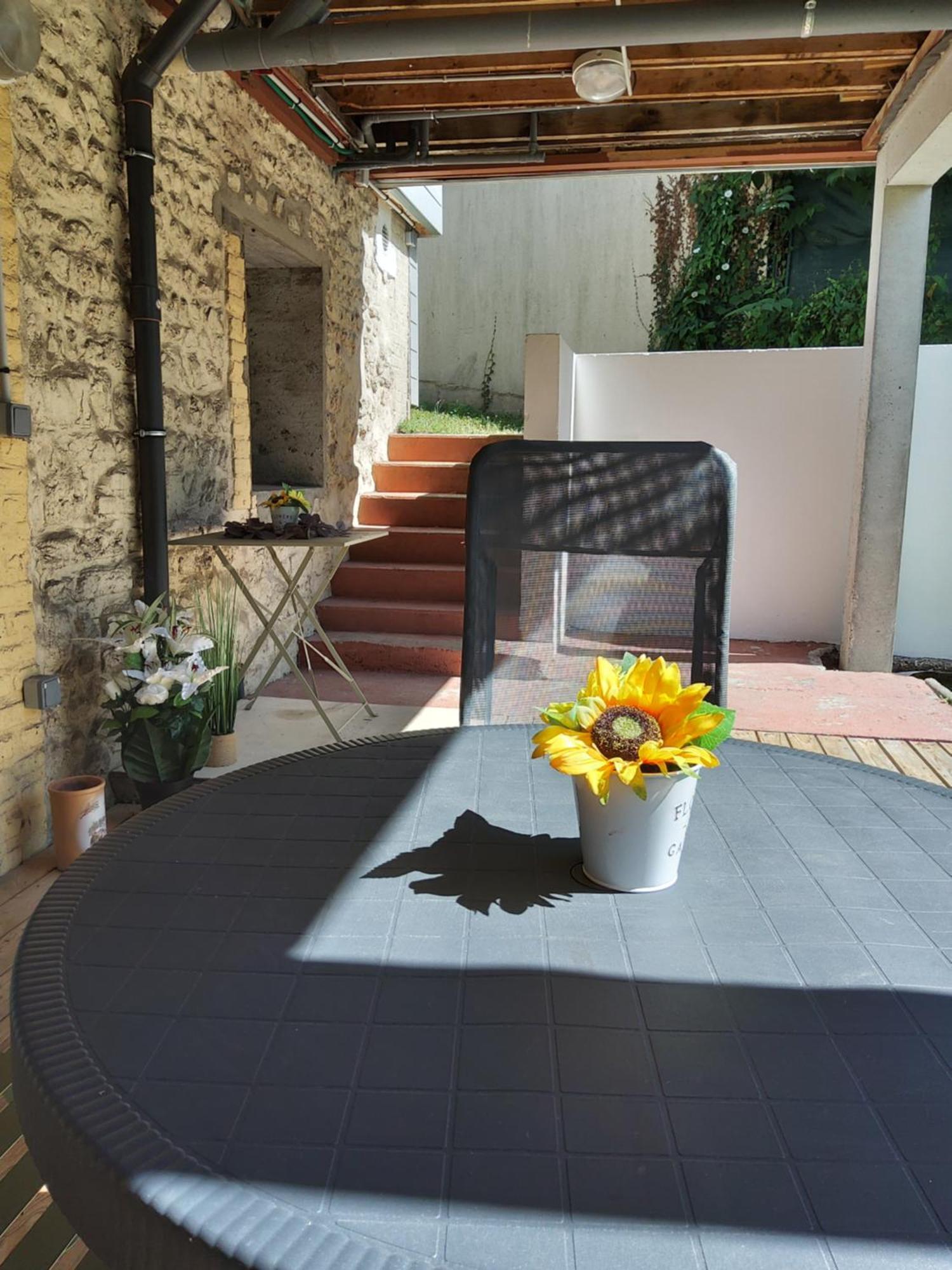 Ferienwohnung Meuble Avec Cour Sotteville-lès-Rouen Exterior foto